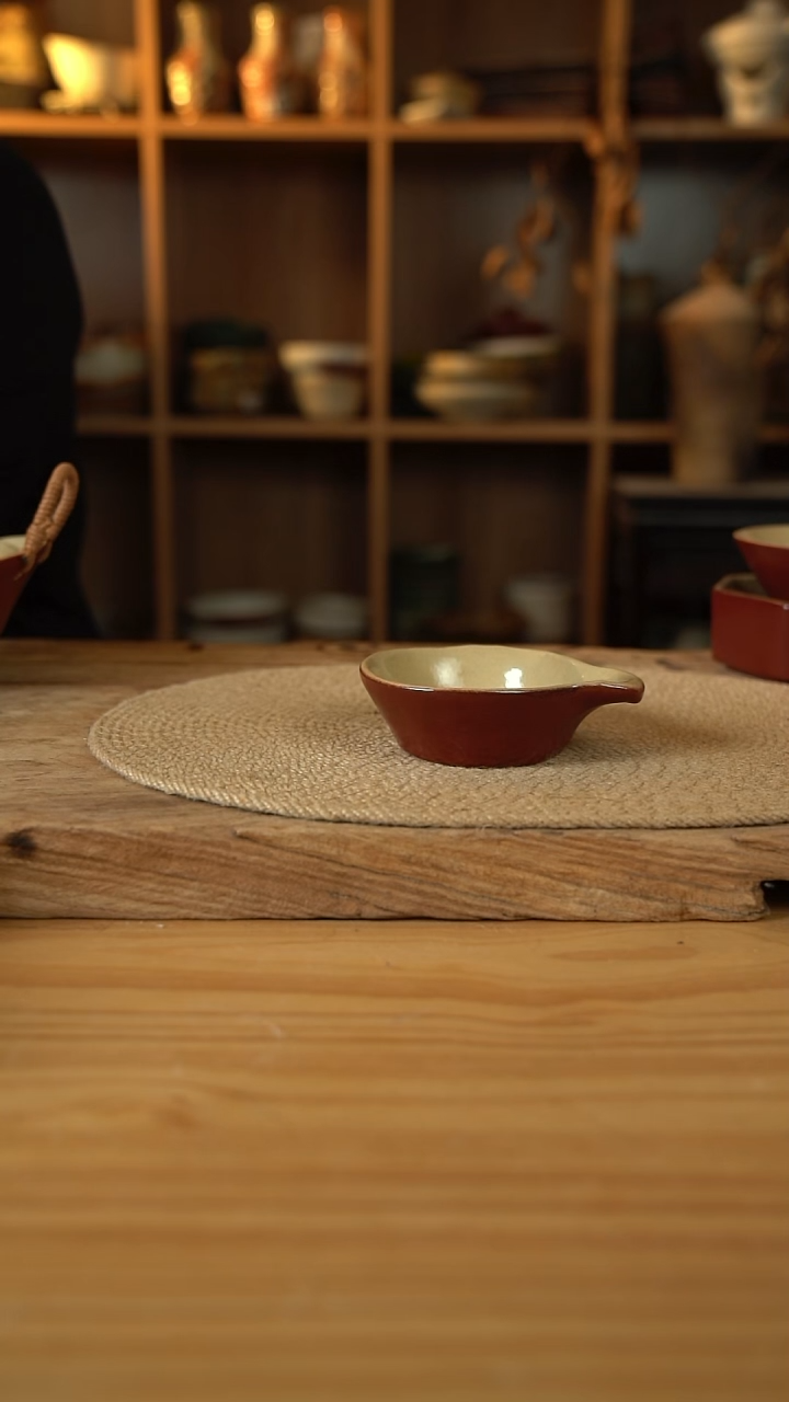 复古红系列的手柄小料碟1个