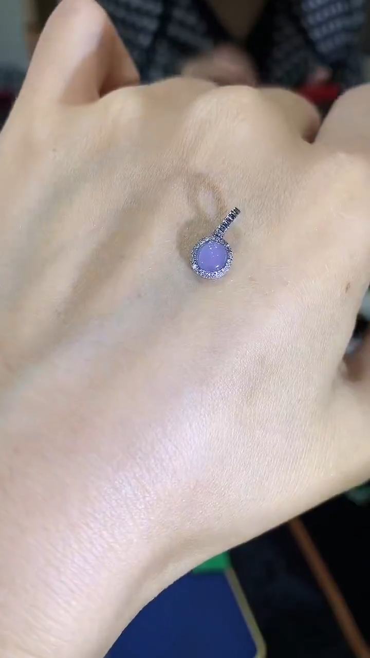 【闪购商品】翡翠吊坠(不含链)18K金镶嵌翡翠吊坠WXY