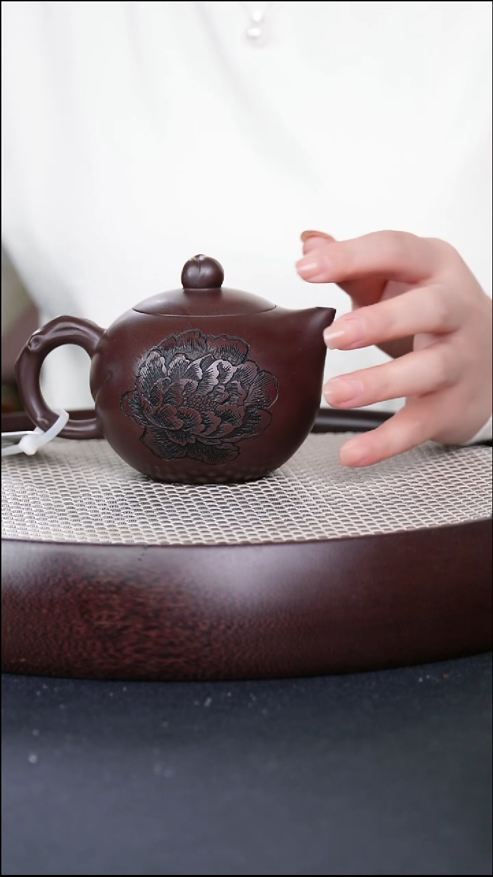 茶壶紫砂宜兴紫砂壶寿桃西施h07077