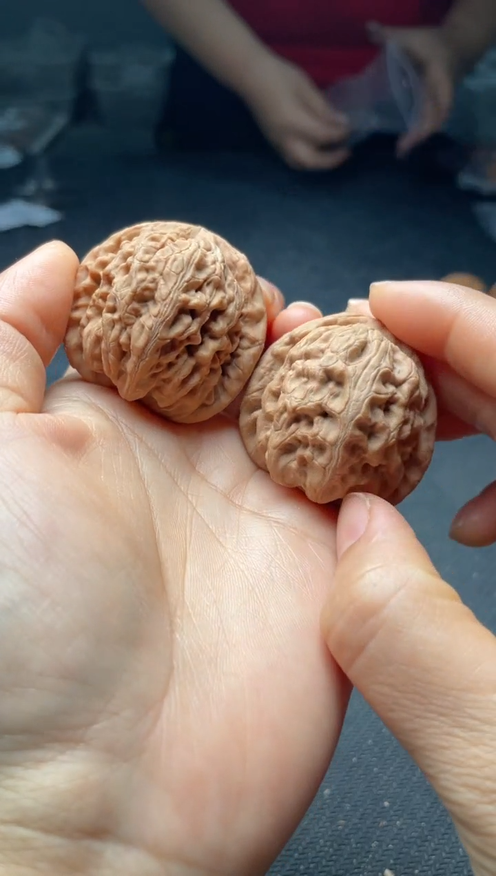 把件文玩核桃w299   红锦鲤 42尺