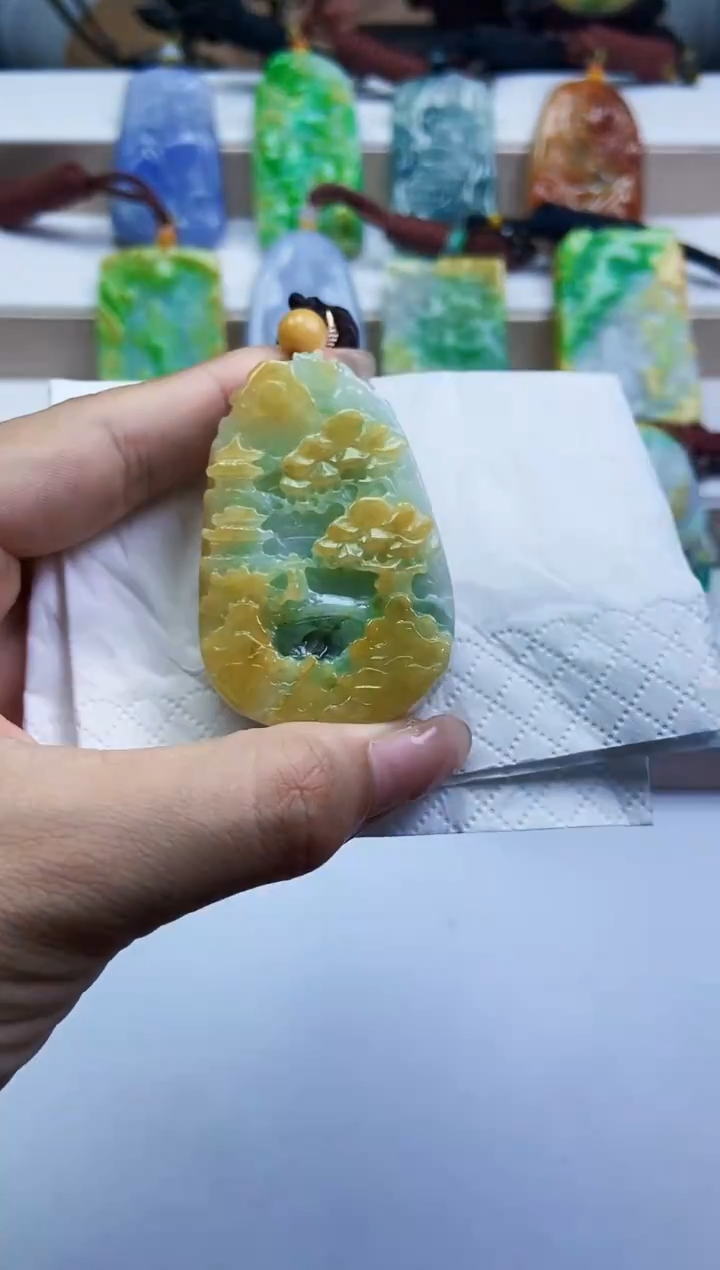 颈饰未镶嵌翡翠翡翠A货