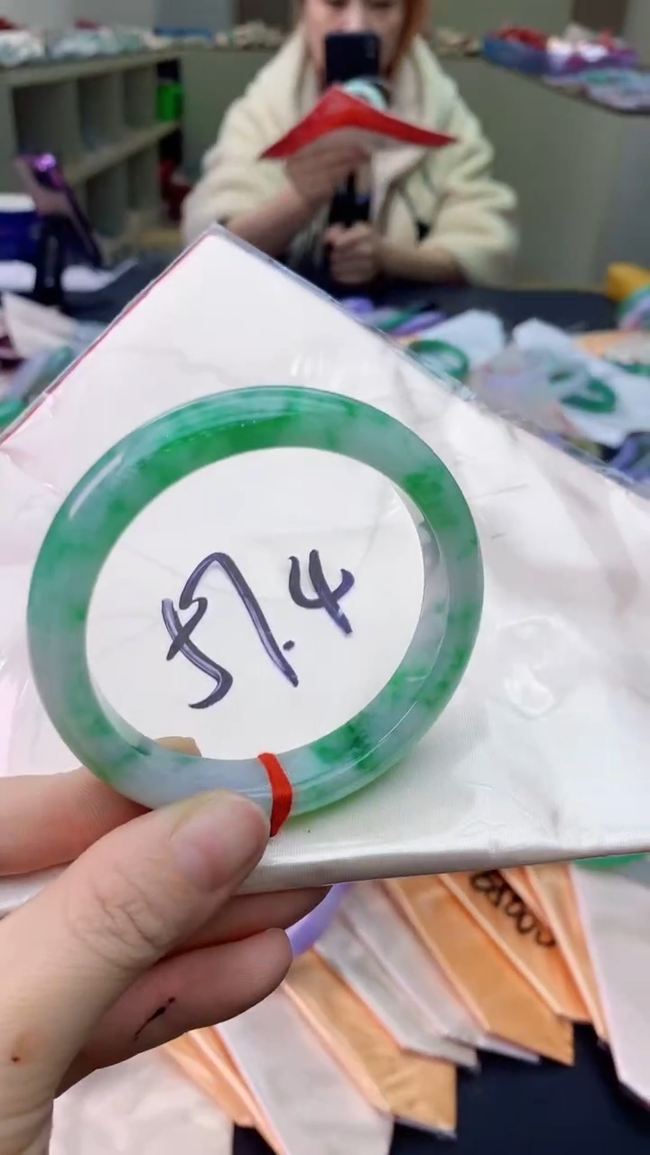 【闪购商品】翡翠手镯未镶嵌1052114481