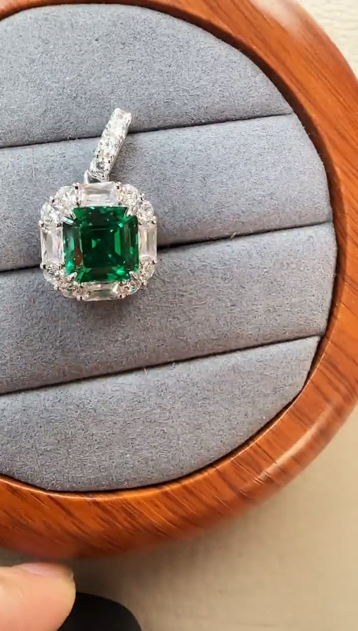 主播定制链接 绿色吊坠5ct