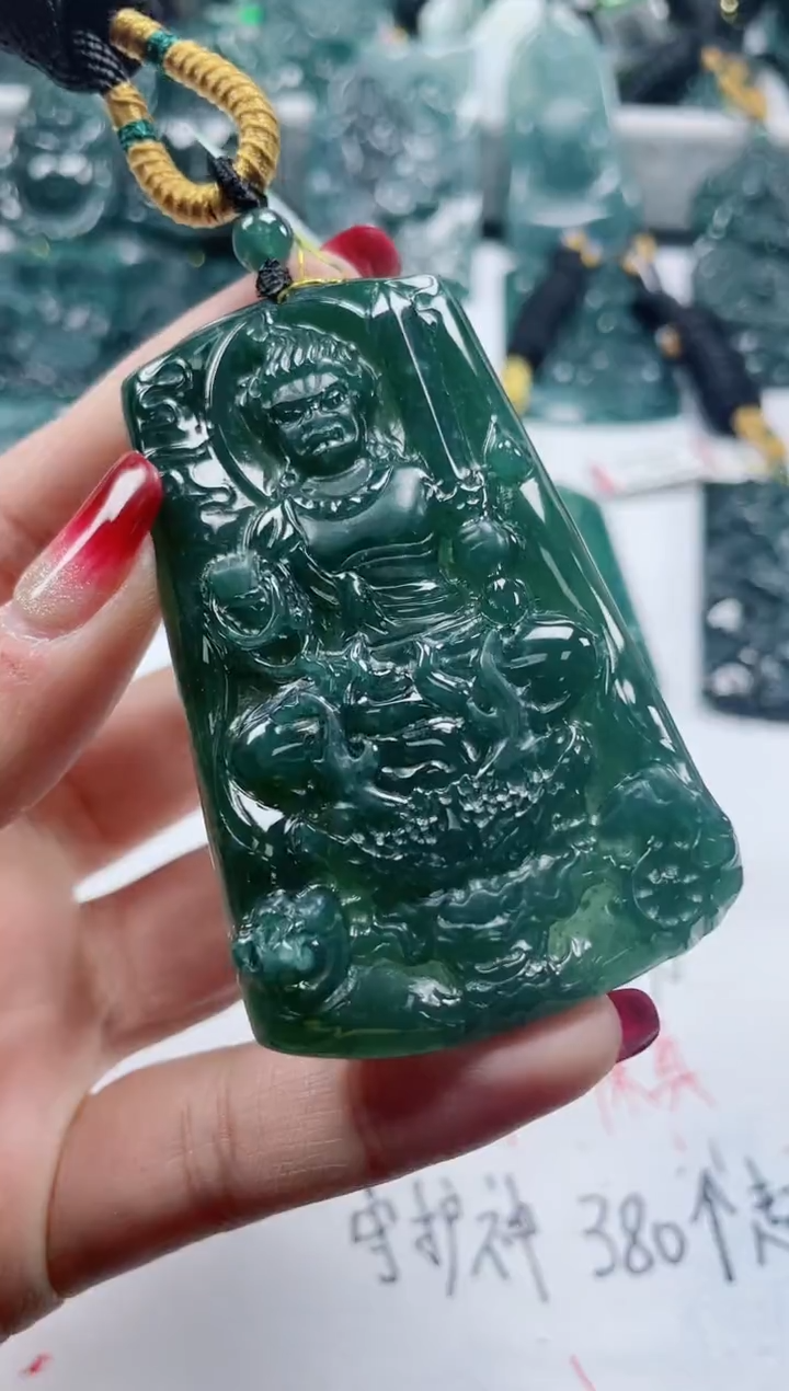 【闪购商品】翡翠颈饰未镶嵌          