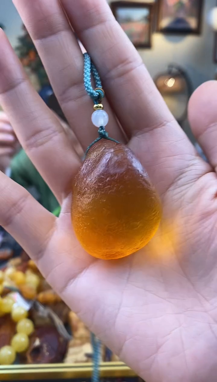 未镶嵌琥珀颈饰吊坠
