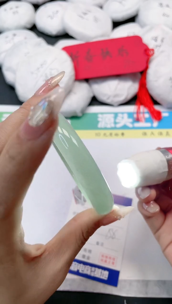 【闪购商品】石英质玉手镯未镶嵌141-58