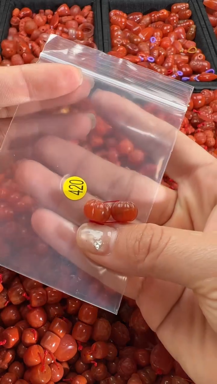 【闪购商品】南红玛瑙颈饰未镶嵌1