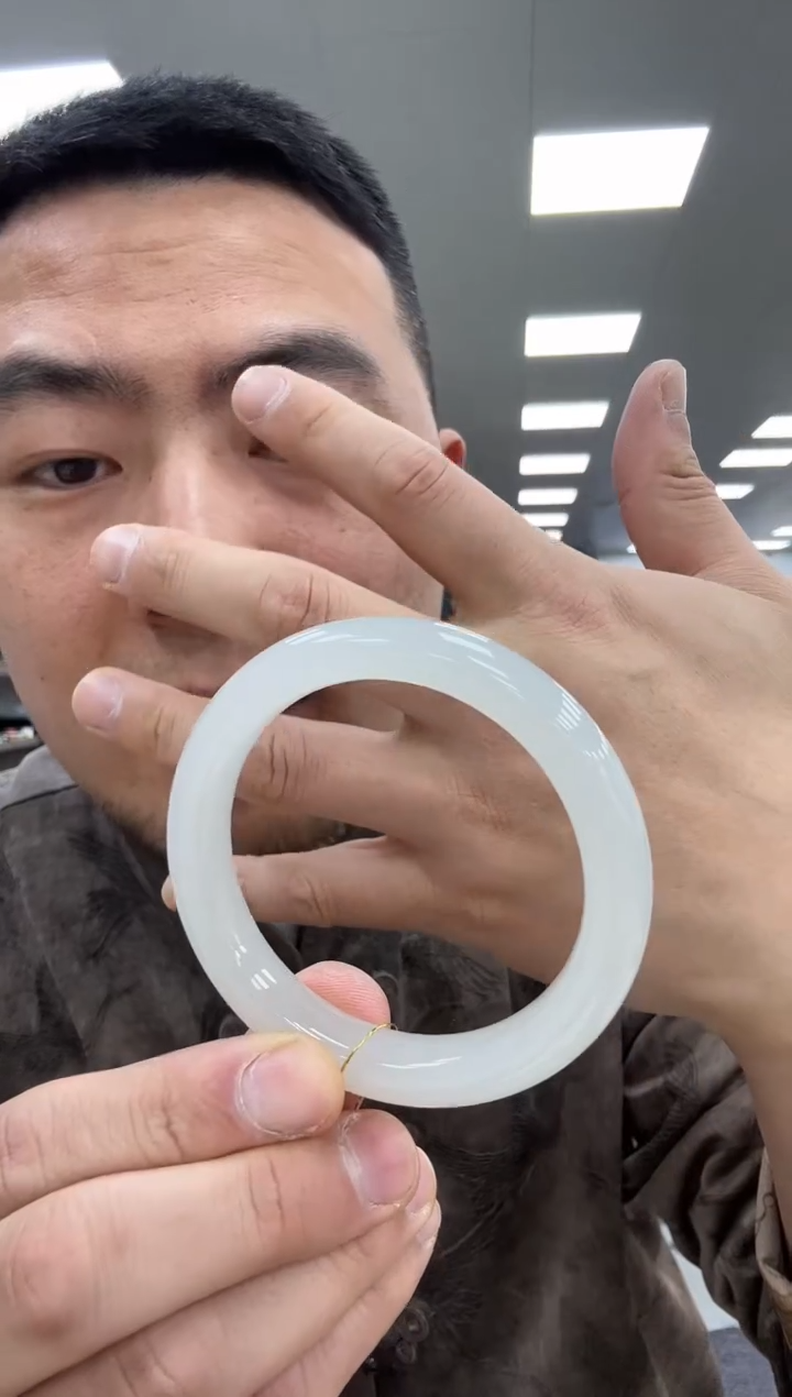 【闪购商品】和田玉手镯未镶嵌57   953