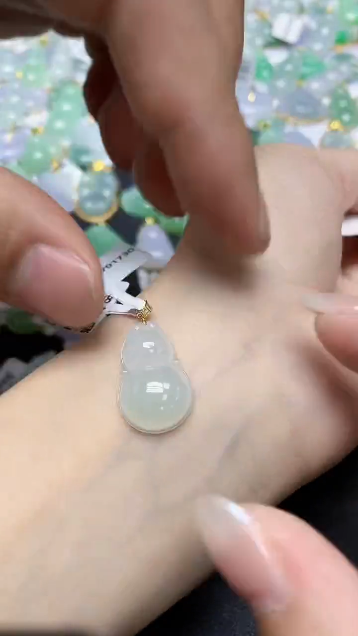 翡翠未镶嵌颈饰天然缅甸翡翠A货