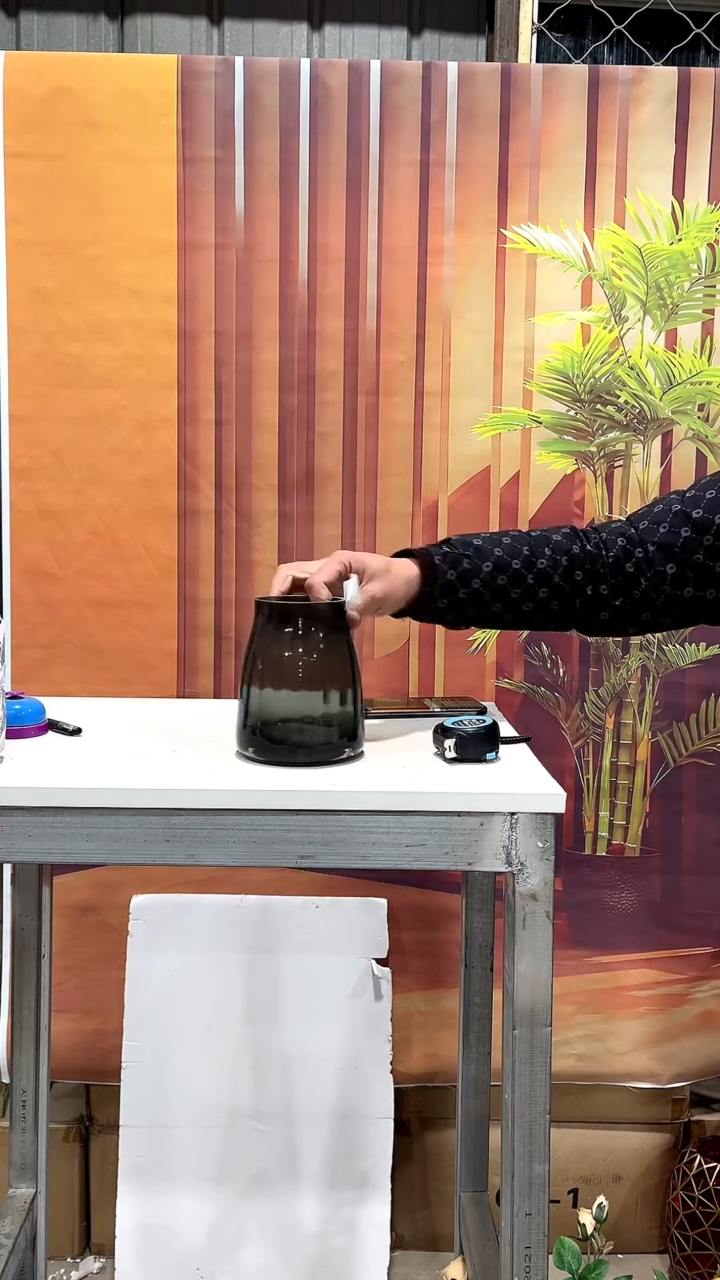 【闪购商品】玻璃011烟灰色花瓶16高