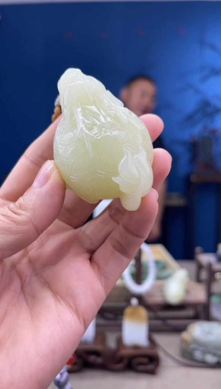 和田玉未镶嵌颈饰1