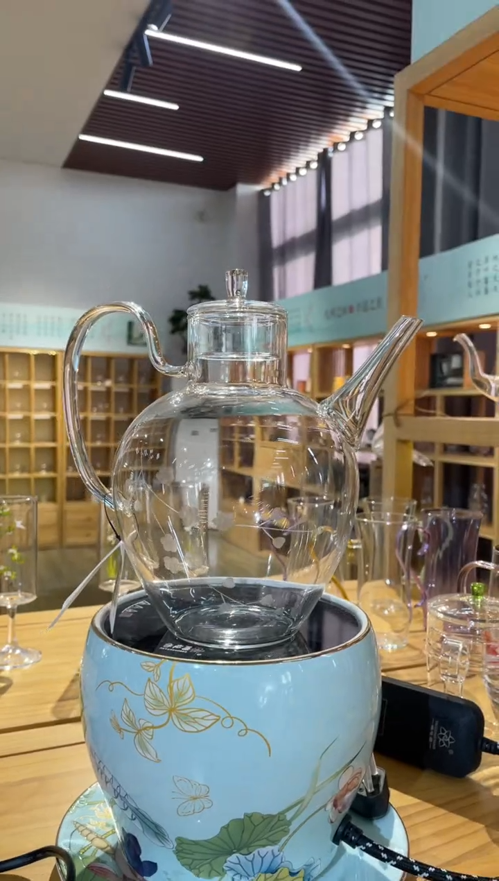 手工艺品玻璃刻花执壶梅花