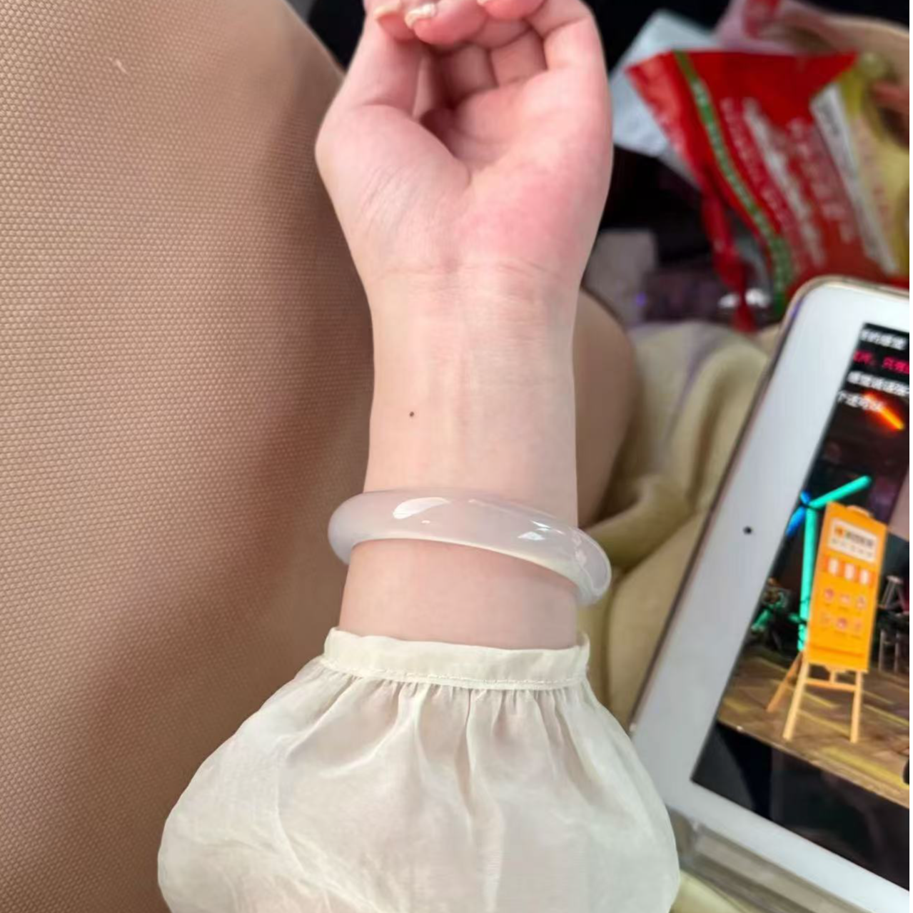 天然玉石玛瑙白月光荔枝冻手镯多样性发一