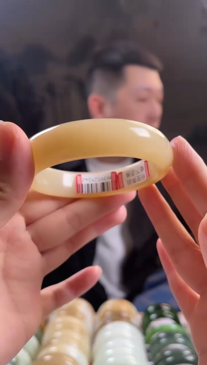 未镶嵌手镯和田玉58+圈口9242