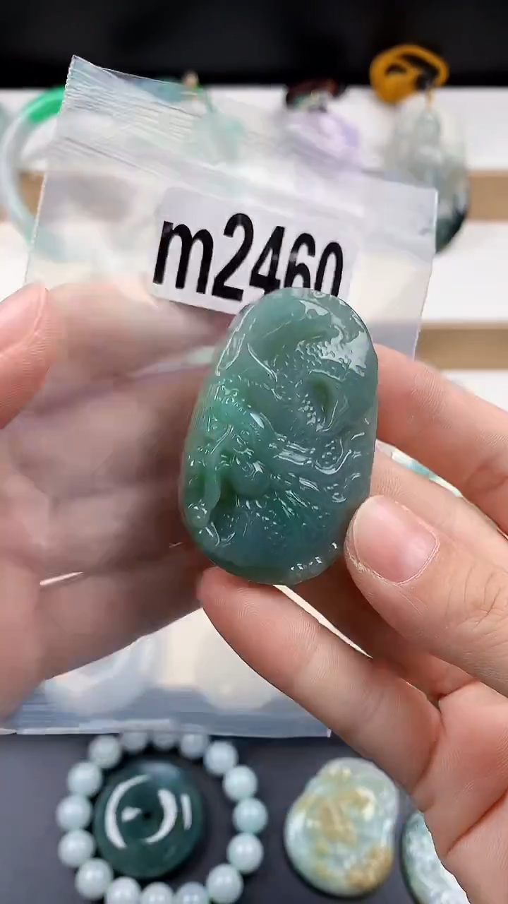 颈饰未镶嵌翡翠天然翡翠吊坠挂件