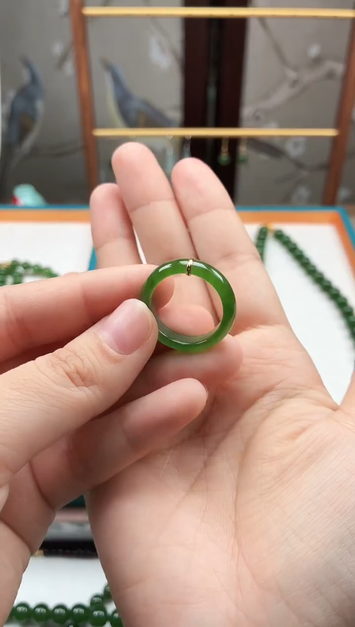 18K金镶嵌戒圈和田玉（碧玉）17号戒圈