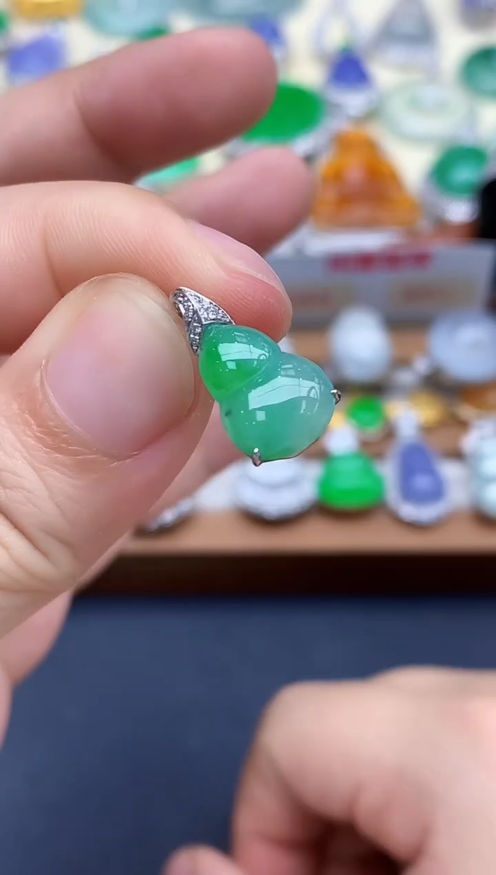 颈饰18K金镶嵌翡翠82-中国好珍宝