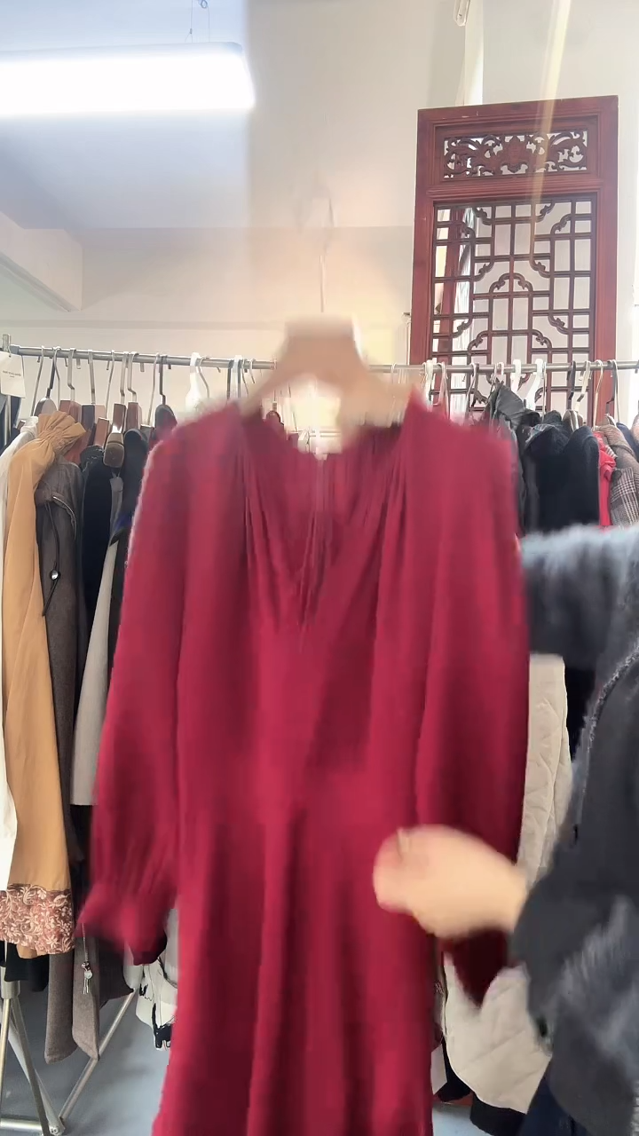 女士时尚搭配裙子