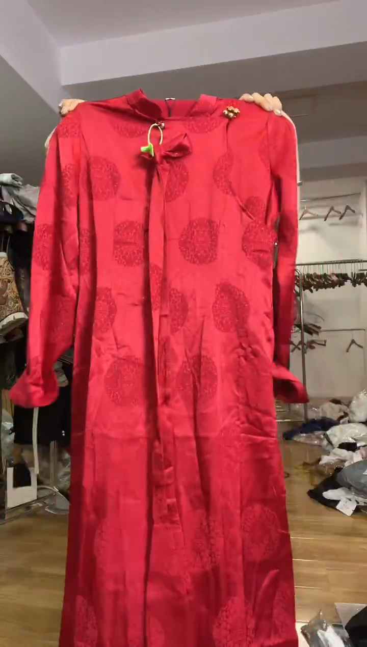 袍子   L码   120斤以里暇