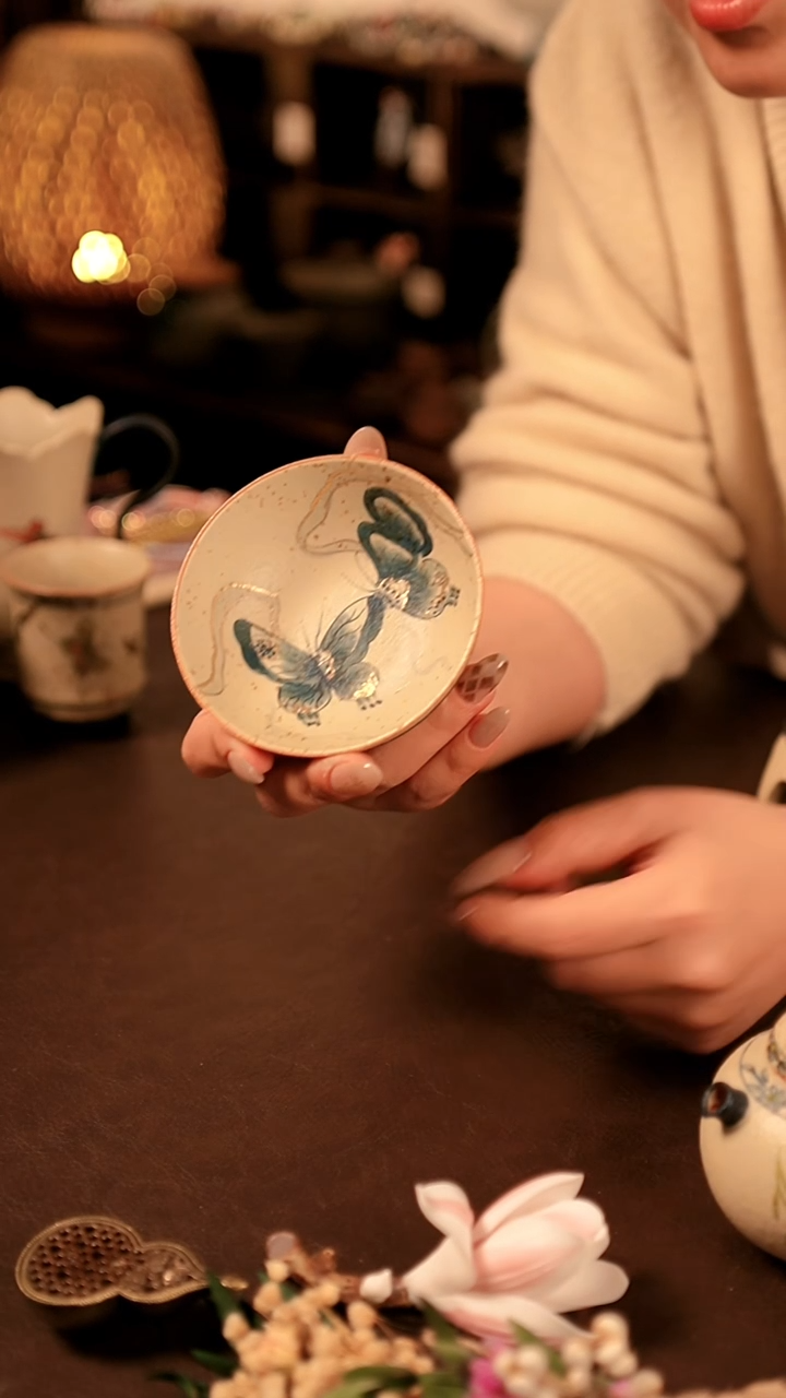 【闪购商品】闪购冲冲冲 青花蝴蝶兰花普洱杯