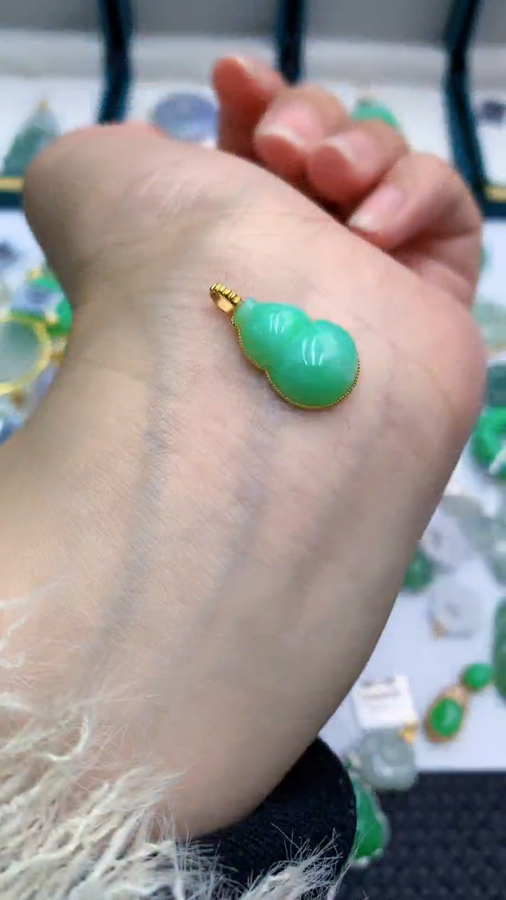 【闪购商品】翡翠颈饰18K金镶嵌            8