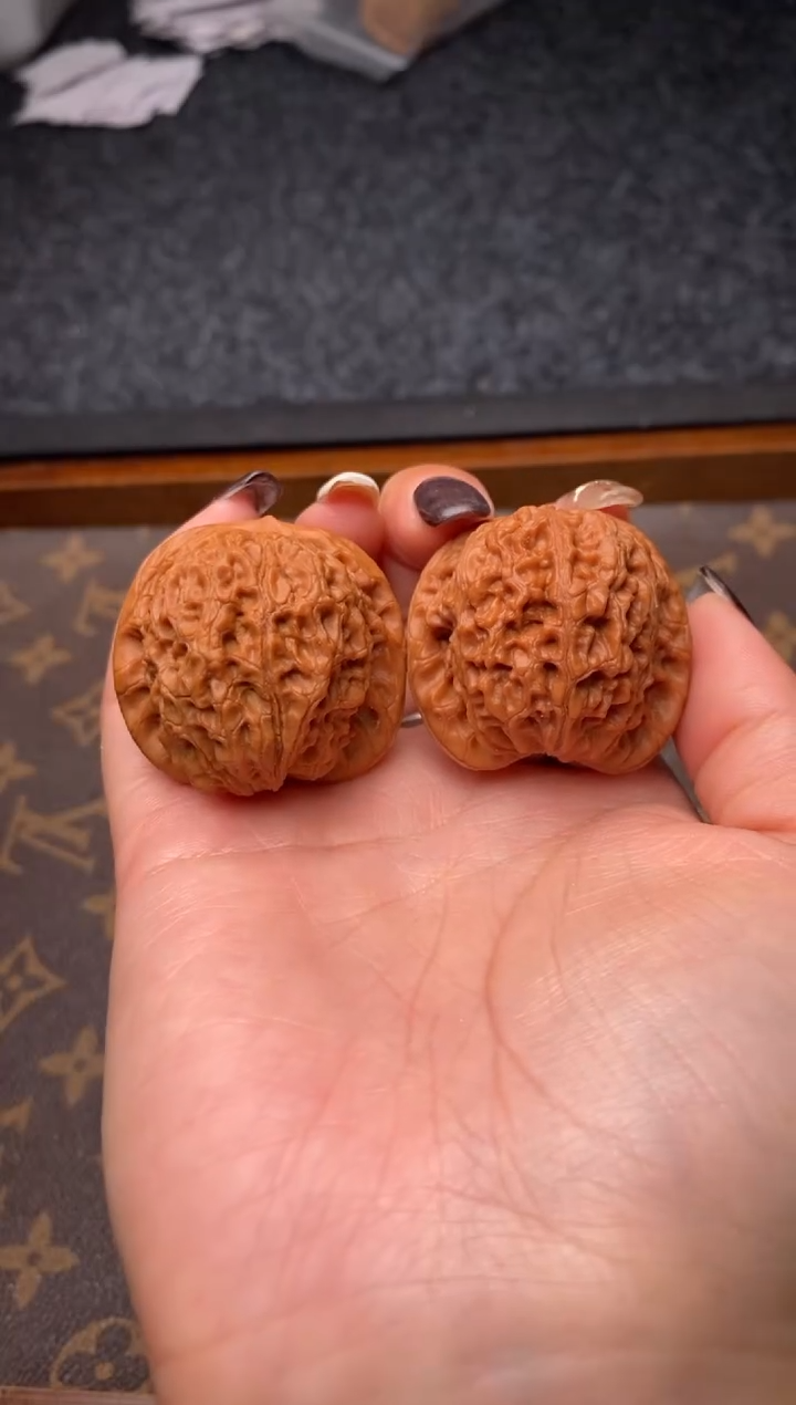 把件文玩核桃b85号38尺血麒麟