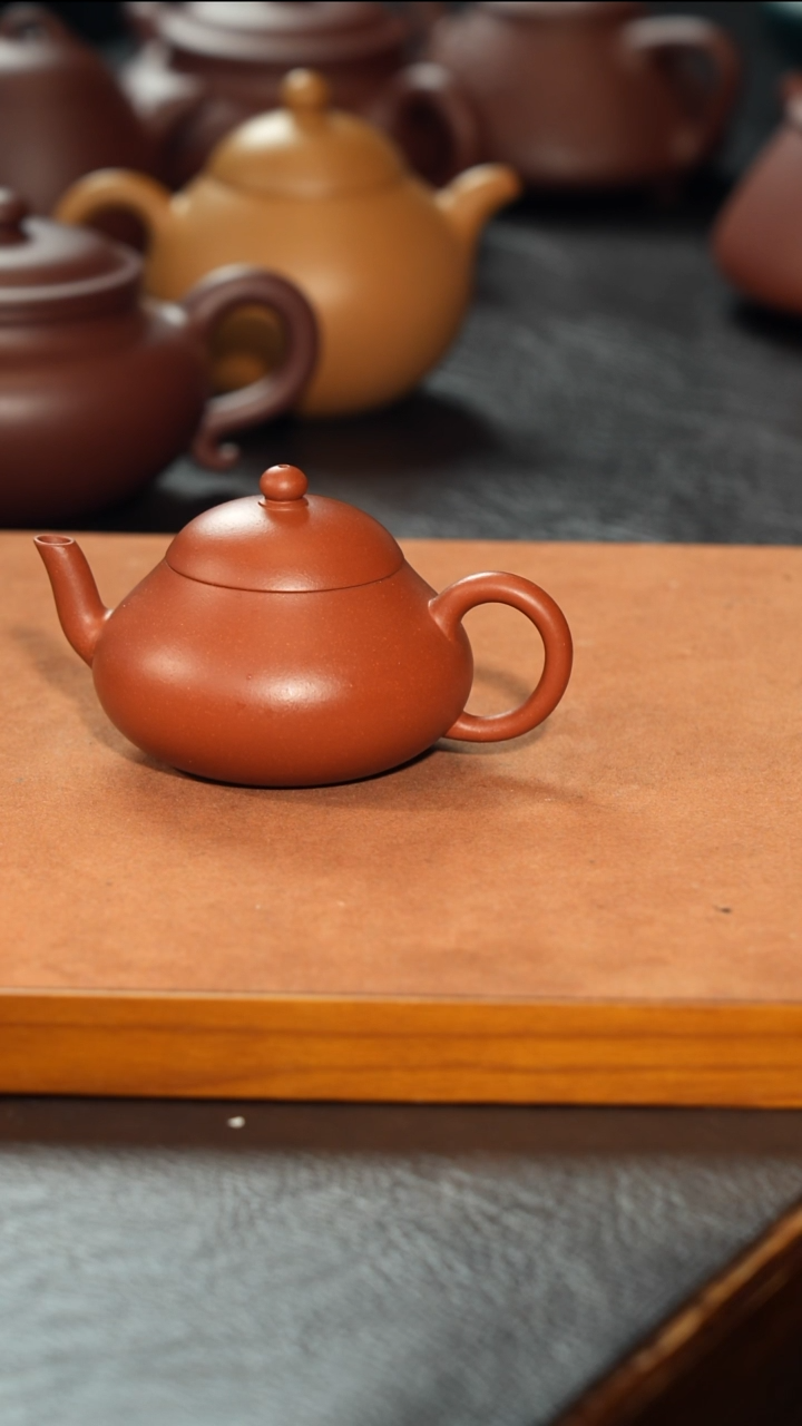 茶壶紫砂半手活动款红泥泥