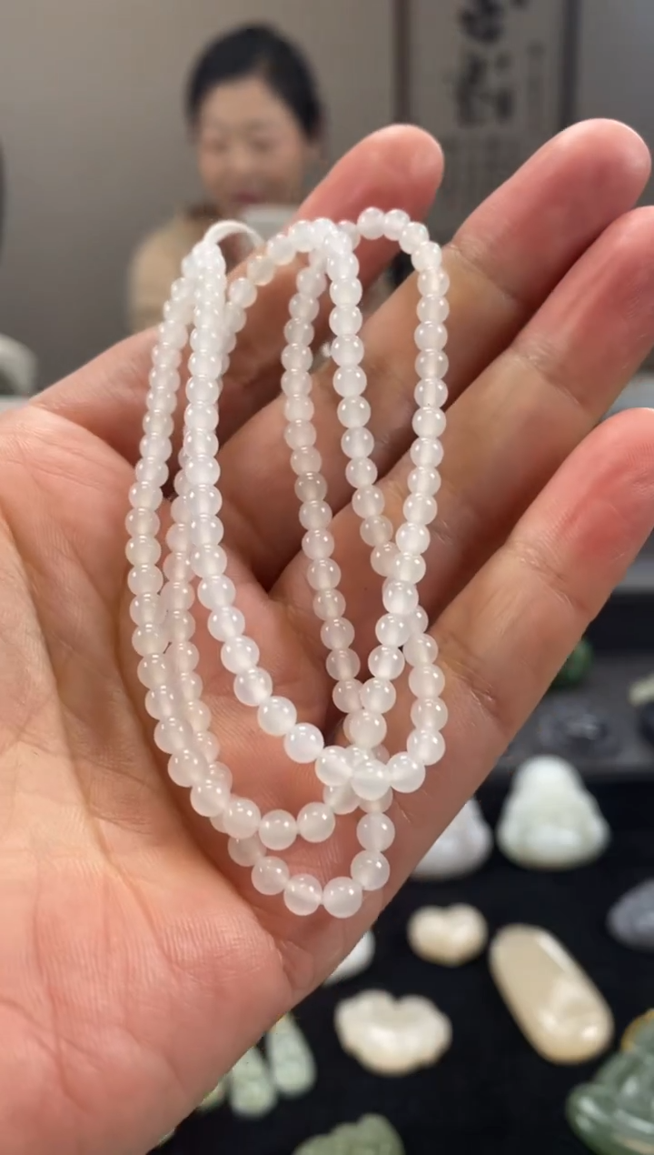 颈饰未镶嵌和田玉精品珠串