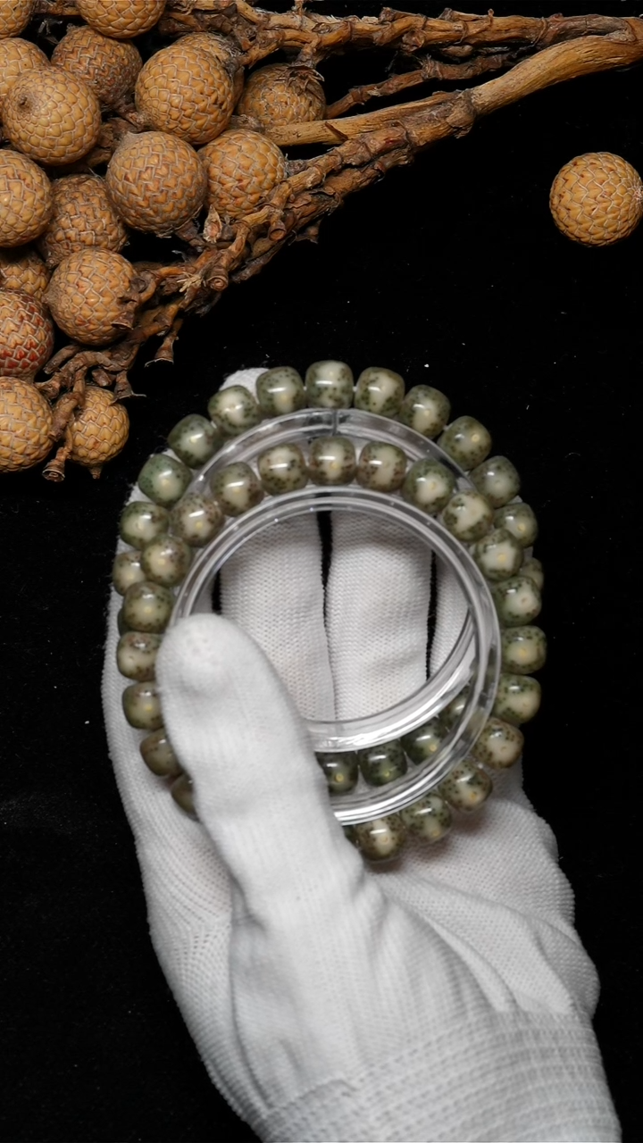 手串星月菩提大眼绿冰通体大眼-B007