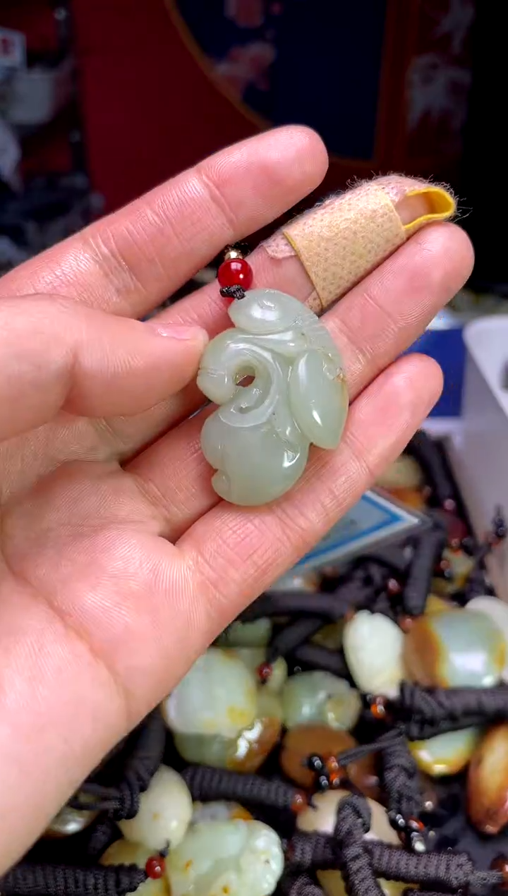 【闪购商品】和田玉颈饰未镶嵌1