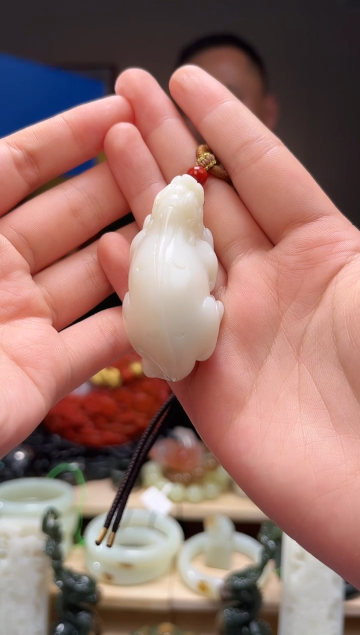 颈饰未镶嵌和田玉止*吊坠