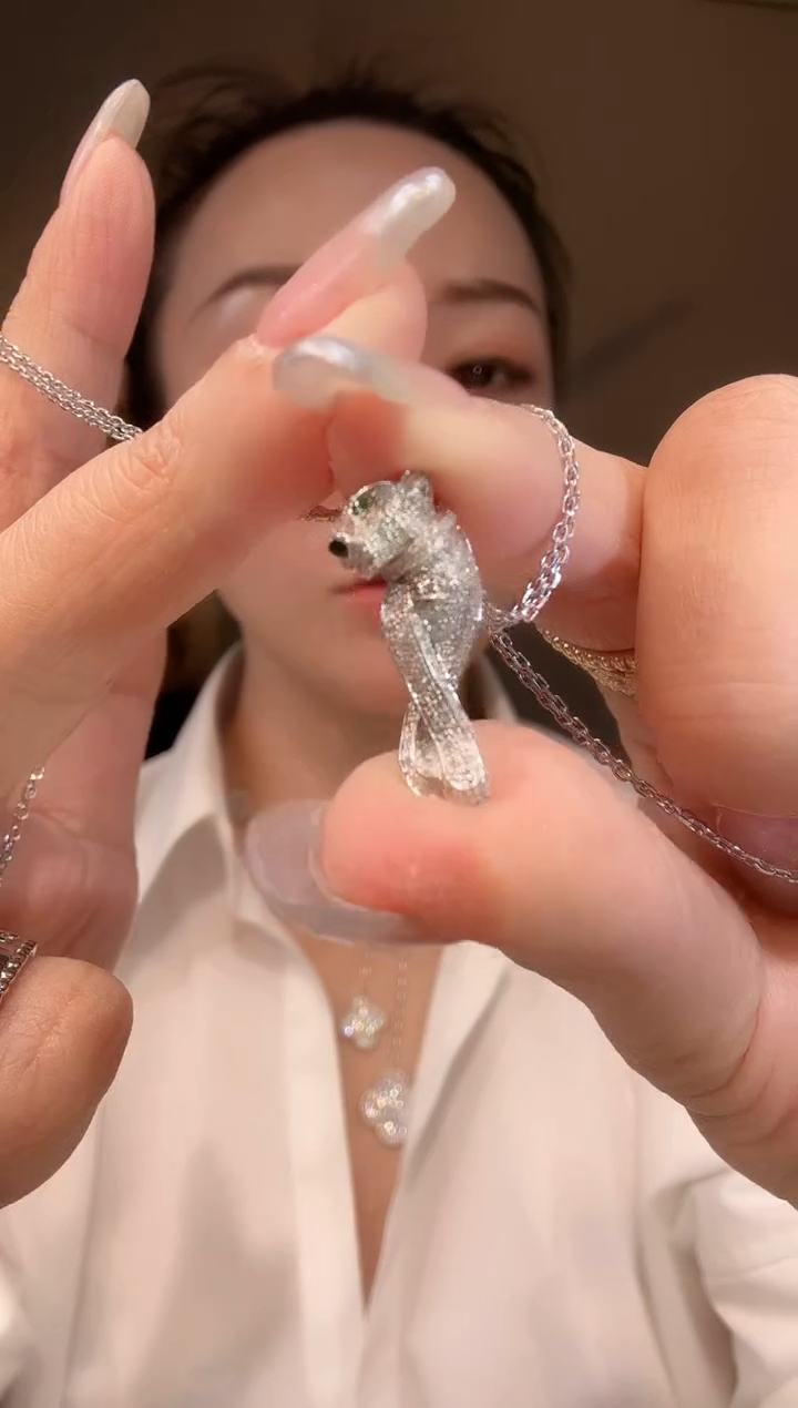 【闪购商品】钻石项链18K金镶嵌害羞豹