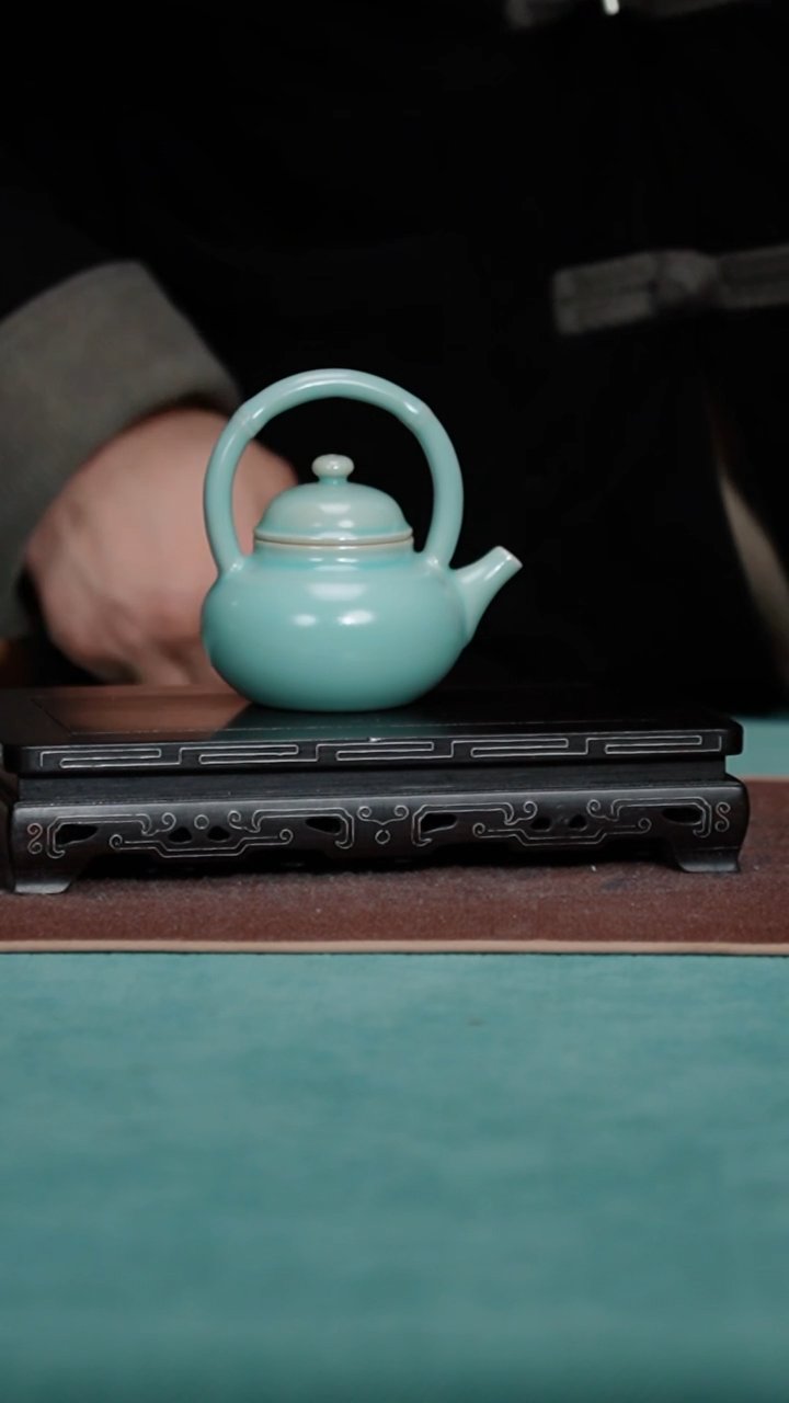 【闪购商品】83-2提梁融天壶（海英底款）