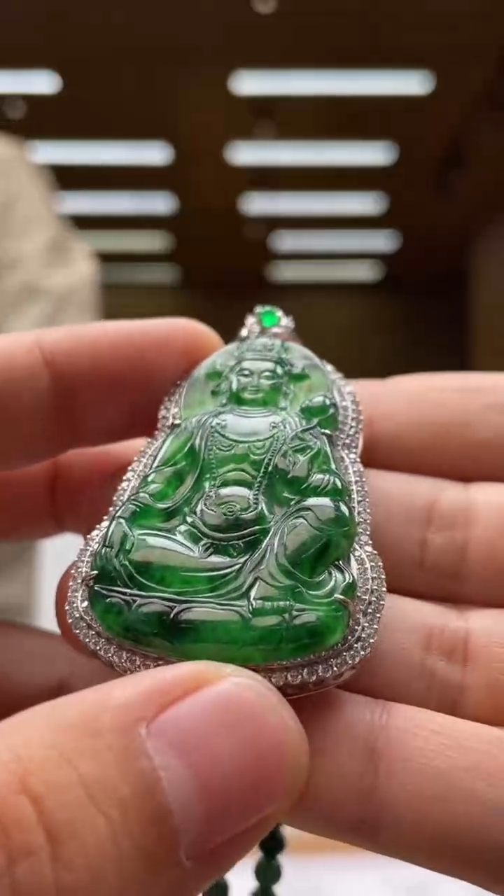 翡翠未镶嵌颈饰**********815