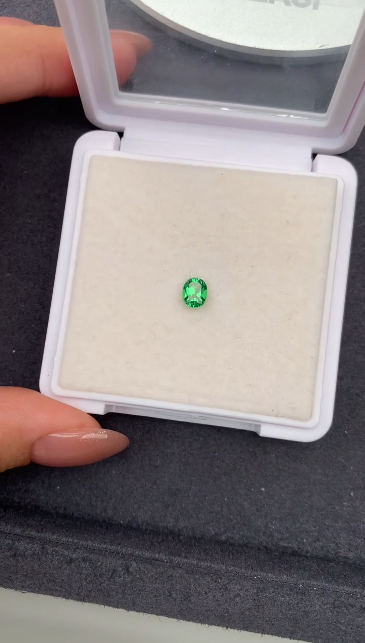 未镶嵌珠宝半成品石榴石0.68ct沙弗莱  定制  FH