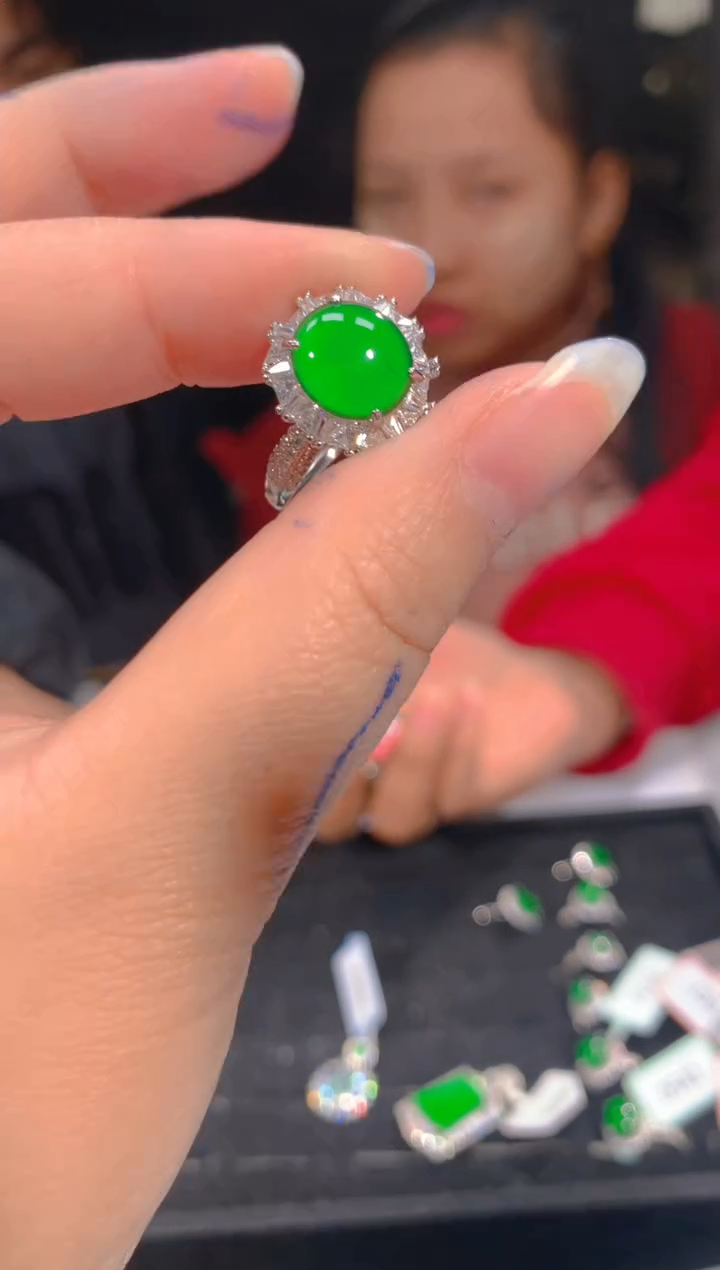 【闪购商品】定制翡翠未镶嵌60多样性发货（发其一）