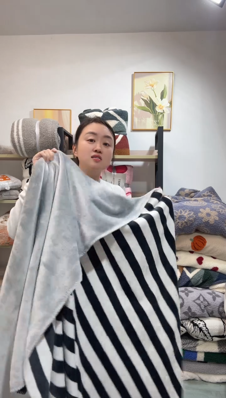 聚酯纤维150*200蓝色条纹