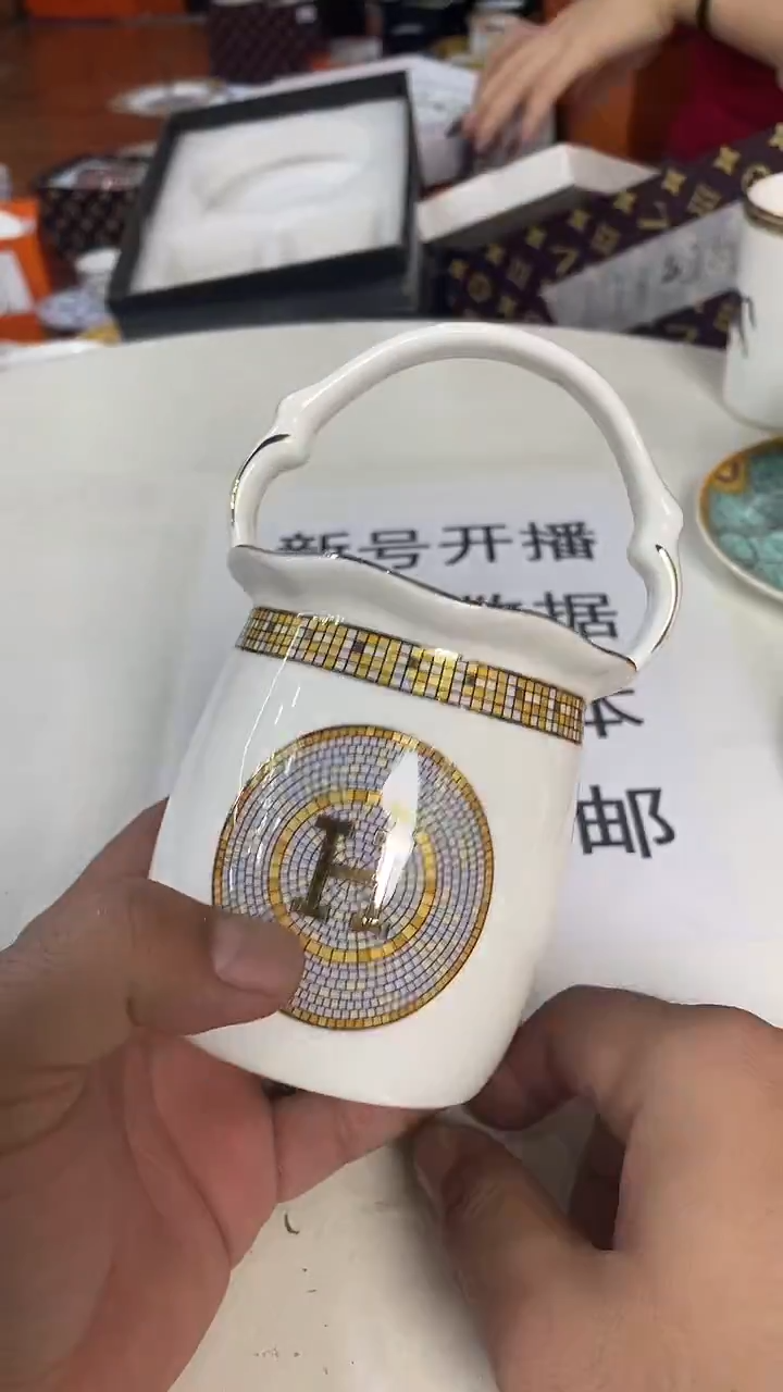 杯鸿辉家品牌瓷器，京东包邮！