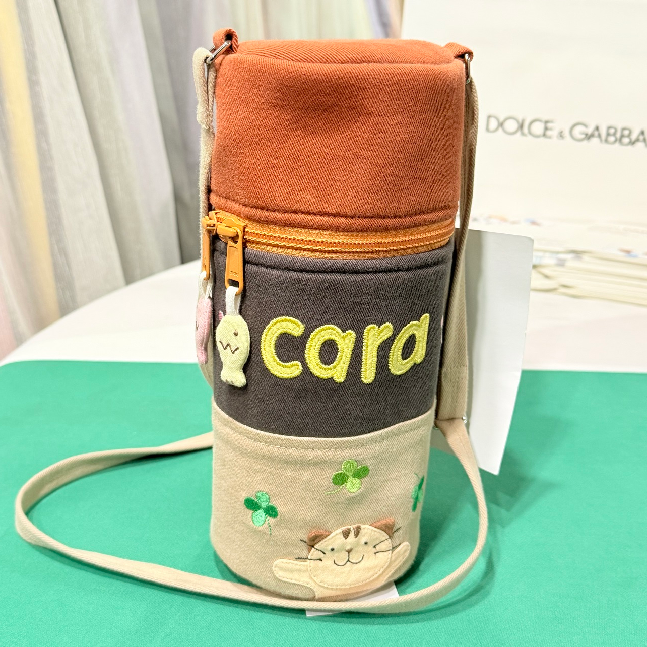 HIKOSEN CARA卡拉猫2025新款可爱化妆包水杯包水桶包