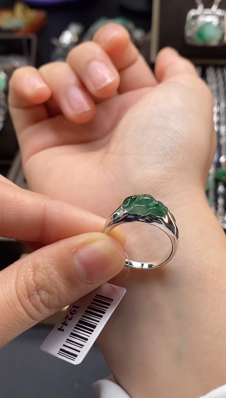 颈饰银S925镶嵌翡翠19244