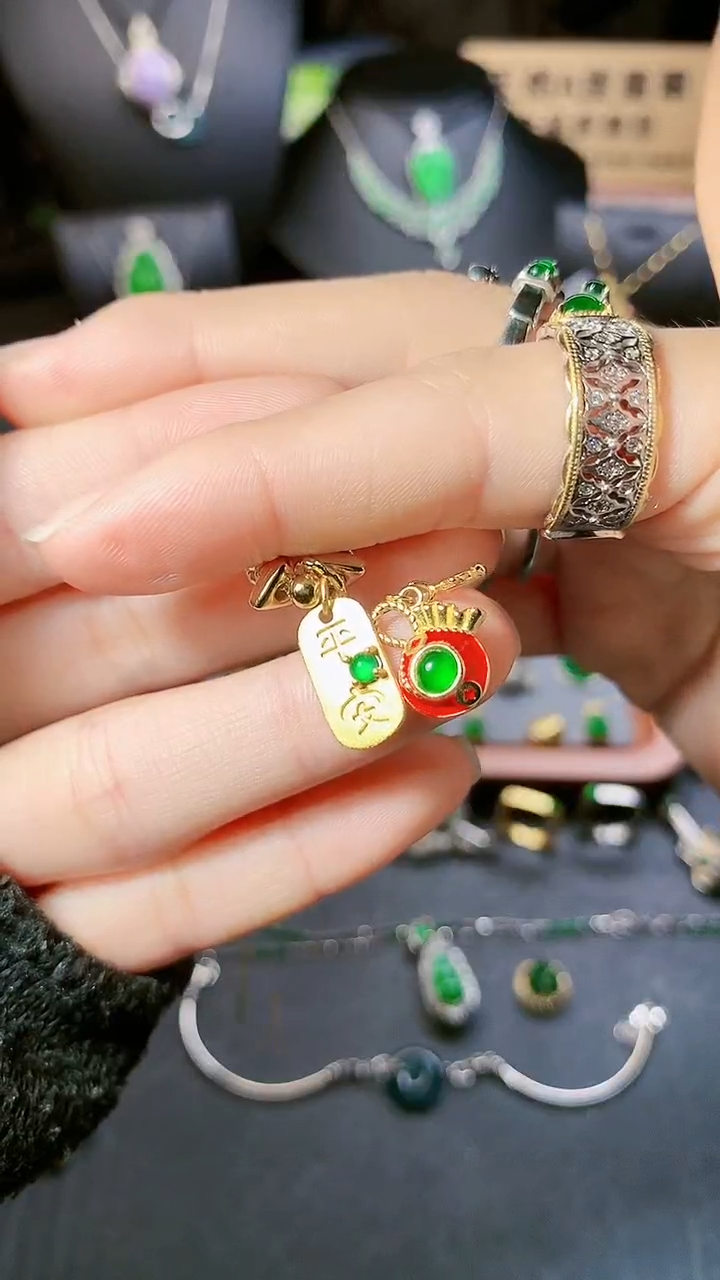 【闪购商品】翡翠吊坠(不含链)银S925镶嵌小提留