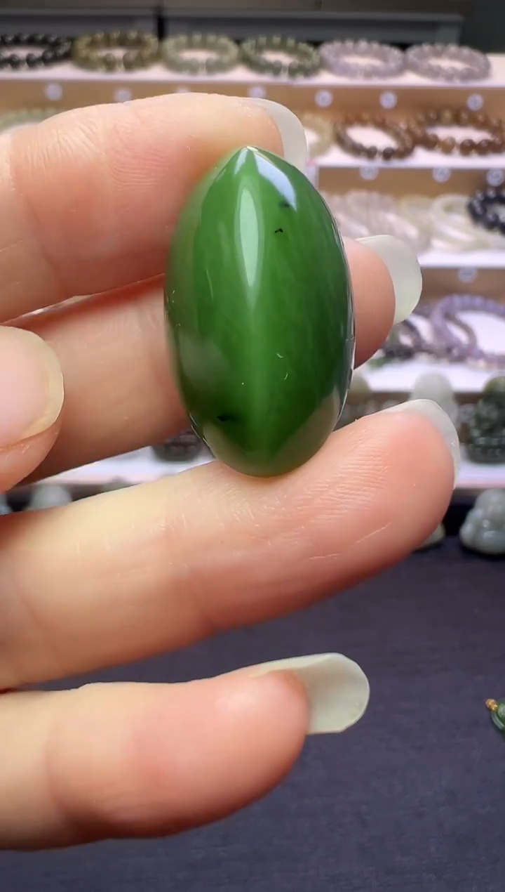 颈饰未镶嵌和田玉103号链接有黑点约卡28*16*10