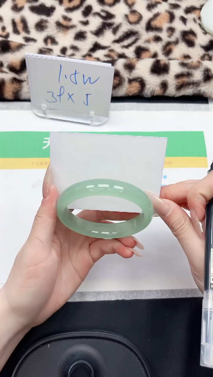 【闪购商品】石英质玉手镯未镶嵌164-60