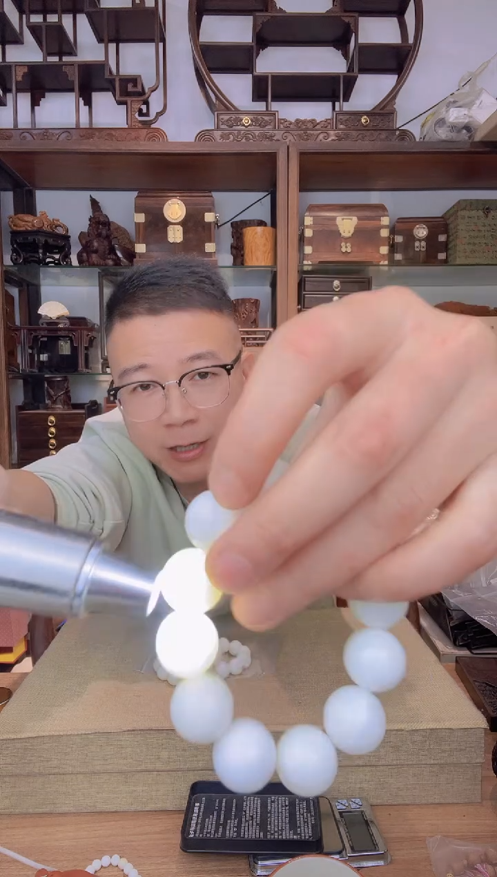 乌木类书架568塑料玉化1.8圆珠单圈手串