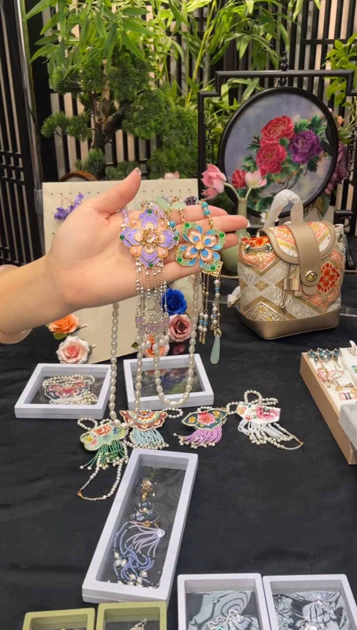 织绣沐**槿非遗苏绣手工饰品