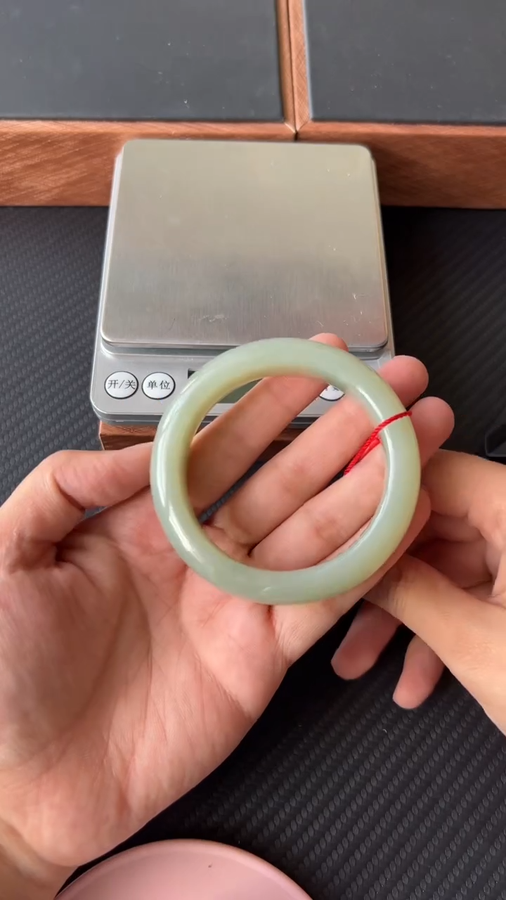 【闪购商品】和田玉手镯未镶嵌且末微色差近矿54+