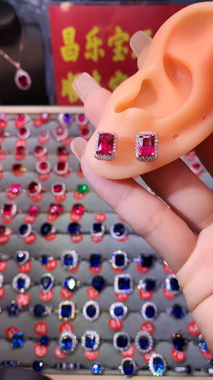 【闪购商品】红宝石耳饰银S925镶嵌111111