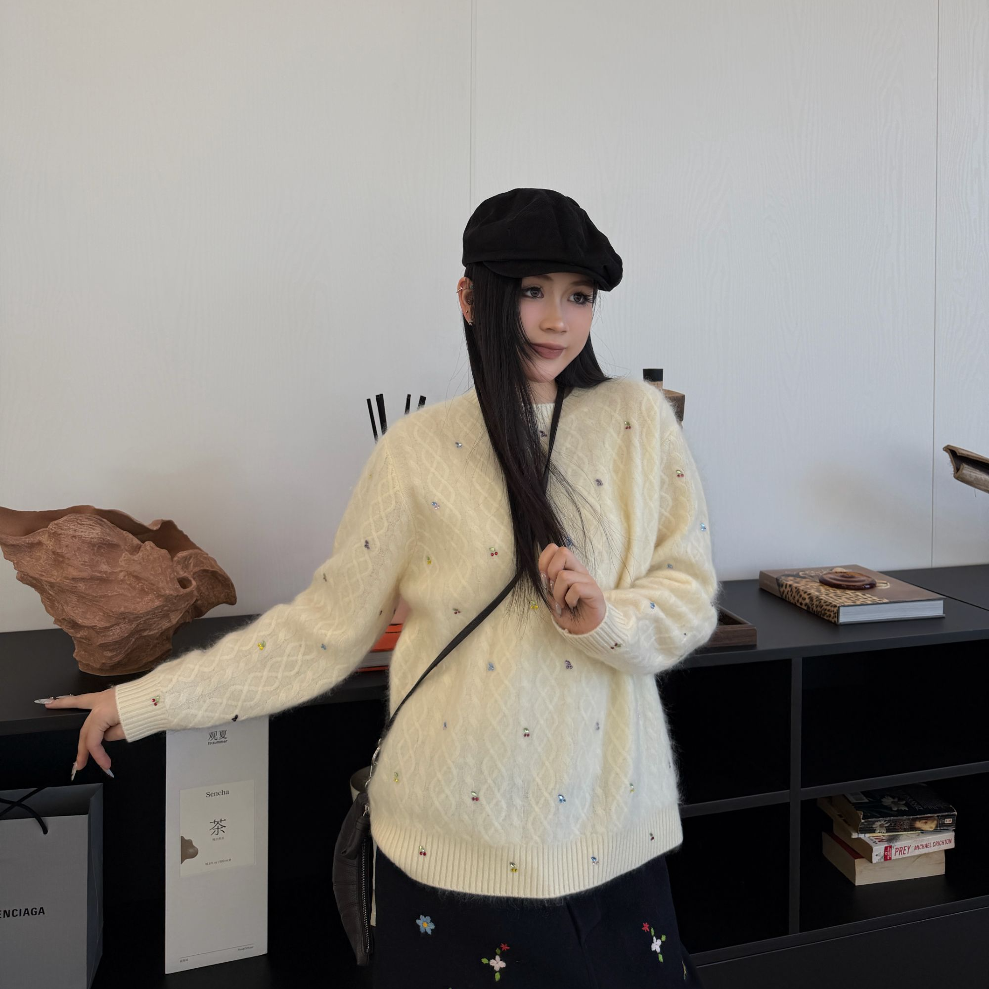 【IMMI】25秋冬 MWEFWKKN0560X 羊绒拉毛烫钻樱桃套头衫