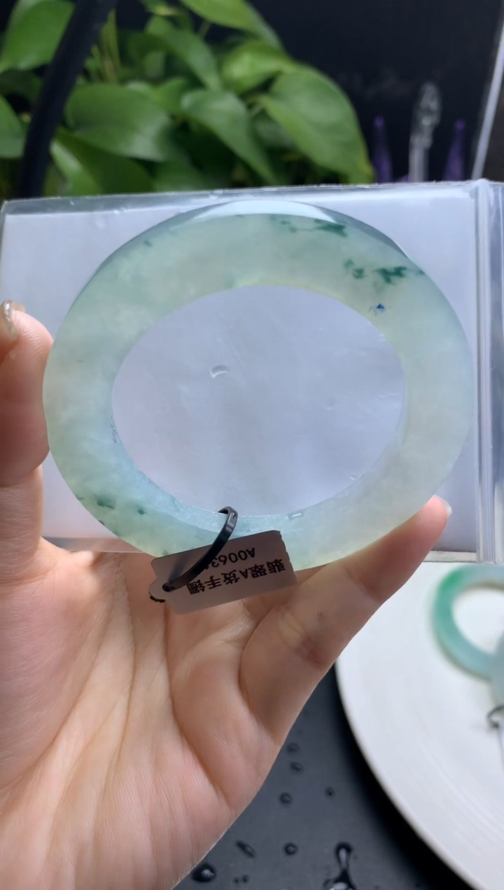 【闪购商品】定制翡翠翡翠手镯定制未镶嵌冰飘花50-60