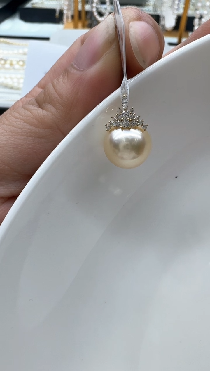 【闪购商品】海水珍珠颈饰18K金镶嵌清货